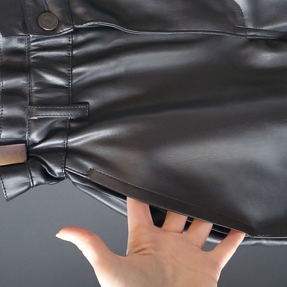 Zara vegan leather pants. Like new. Size 2 - Picture 4 of 5